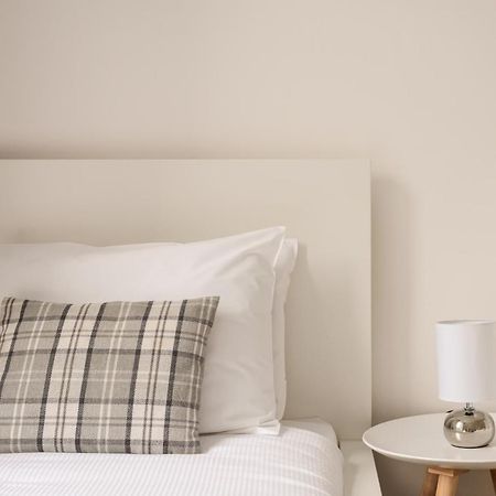 The London Road Apartment - 2Br/1Ba เอดินบะระ ภายนอก รูปภาพ